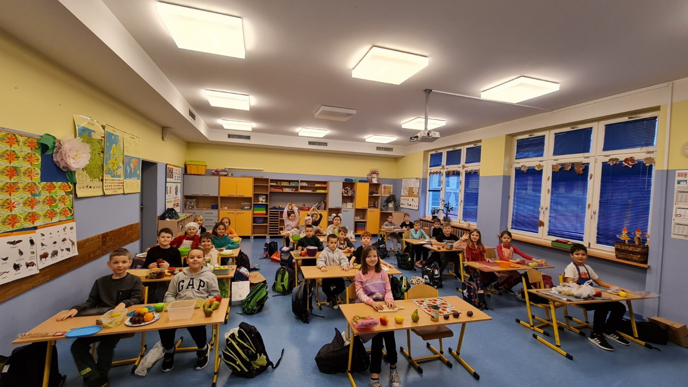 Коли у школах Польщі, де вчаться українці, будуть канікули (графік)